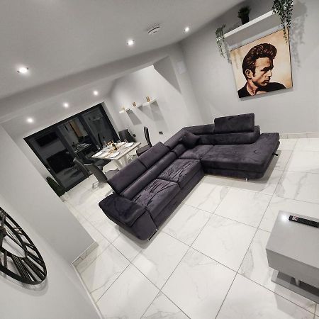 Billie Island Apartments Slaithwaite エクステリア 写真